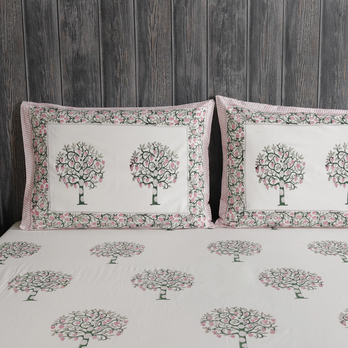 Beautiful Home Decor Cotton Bed sheet With 2 Pillow Cover Handicraft Palace