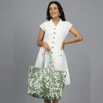 Women Green Leaf Travel Tote Bags - Image 2