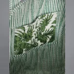 Women Green Leaf Travel Tote Bags - Image 6