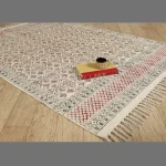 White Floral Traditional Area Rug , 6'3"x 4' Feet