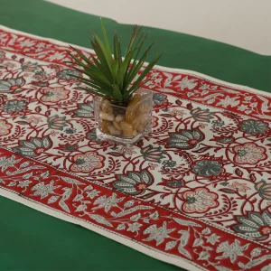 Traditional Floral Design Table Runner - Image 3