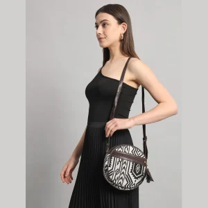 Beautiful Black & White Ikat Print Purse - Image 3
