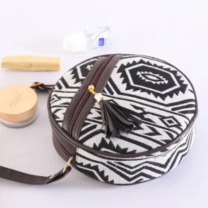 Beautiful Black & White Ikat Print Purse - Image 8