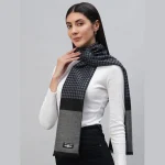 Women's Blue Geometric Cashmere Scarf - Image 4