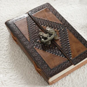 Small Leather Blank Diary With Middle C-Lock - Image 4