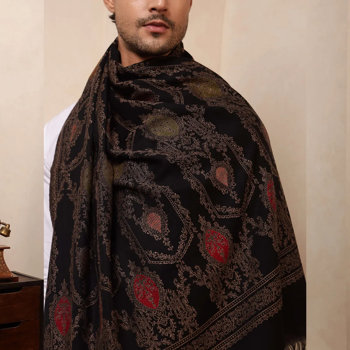 black-mughal-design-wear-pashmina-mens-shawl MWS-51 (4)