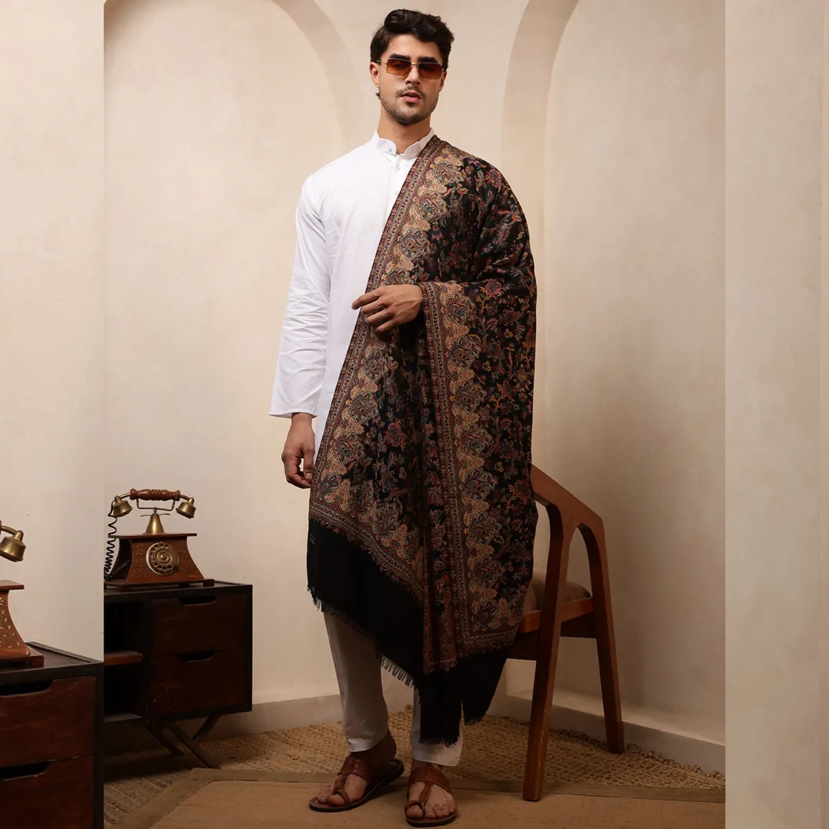 black-paisley-soft-and-warm-winter-shawl MWS-50 (5)