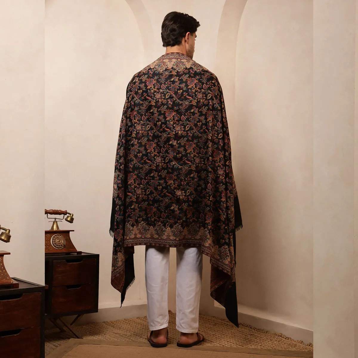 black-paisley-soft-and-warm-winter-shawl MWS-50 (7)