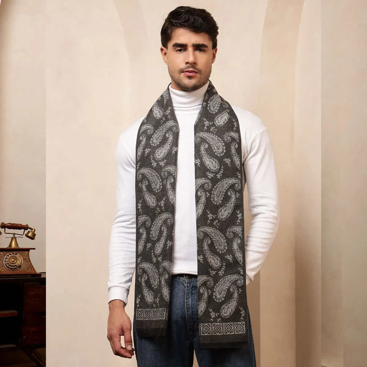 kashmiri-soft-wool-gray-paisley-mens-muffler-scarf WM-186 (1)