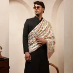 Kullu White Leaf Designs Men's Wool Shawl - Image 2