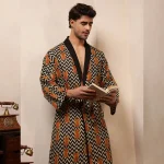 Luxury Zig Zag & Tiger Print Men's Bath Robe Black Kimono - Image 2