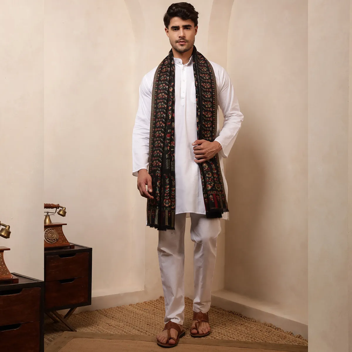 mens-black-paisley-and-floral-soft-wool-shawl-stole MWS-49 (4)