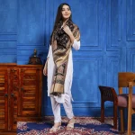Women Kashmiri Wraps Black Floral Wool Shawl - Image 2