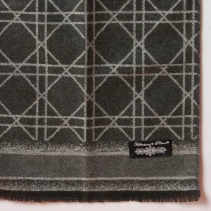 Women Cashmere Gray Tartan Wool scarves - Image 8